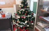 κατασκευή ημερολογίου   χριστουγεννιάτικου δέντρου από τα παιδιά του α2